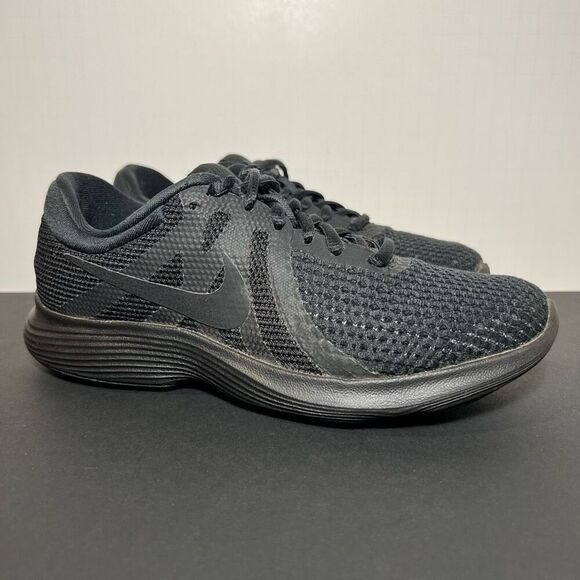 Womens NIKE Revolution 4 Triple Black Running Shoes / Size 6 - Picture 1 of 9